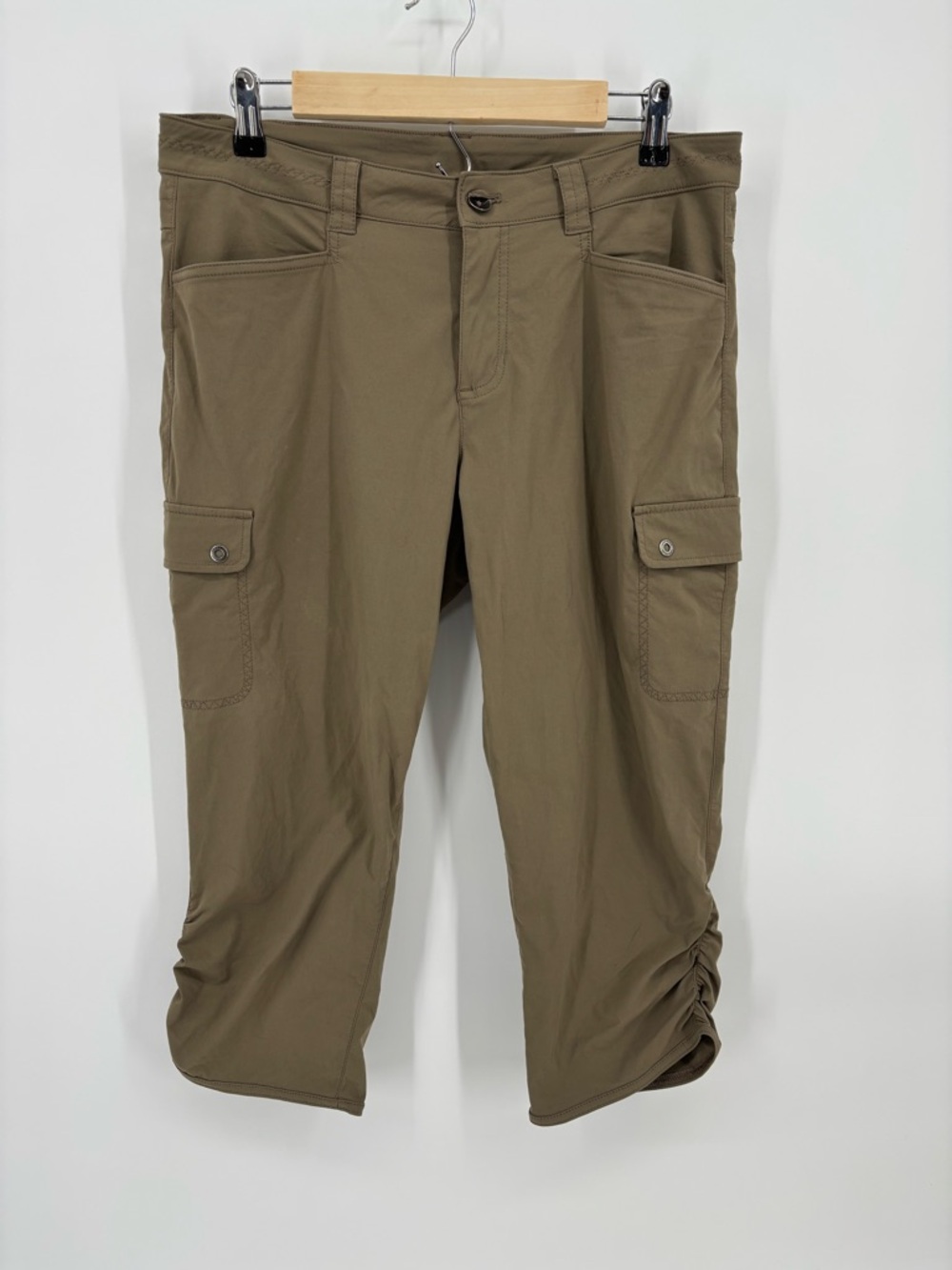 Eddie Bauer First Ascent Women’s 10 Cargo Capri Pants Hiking Outdoor Tech Brown